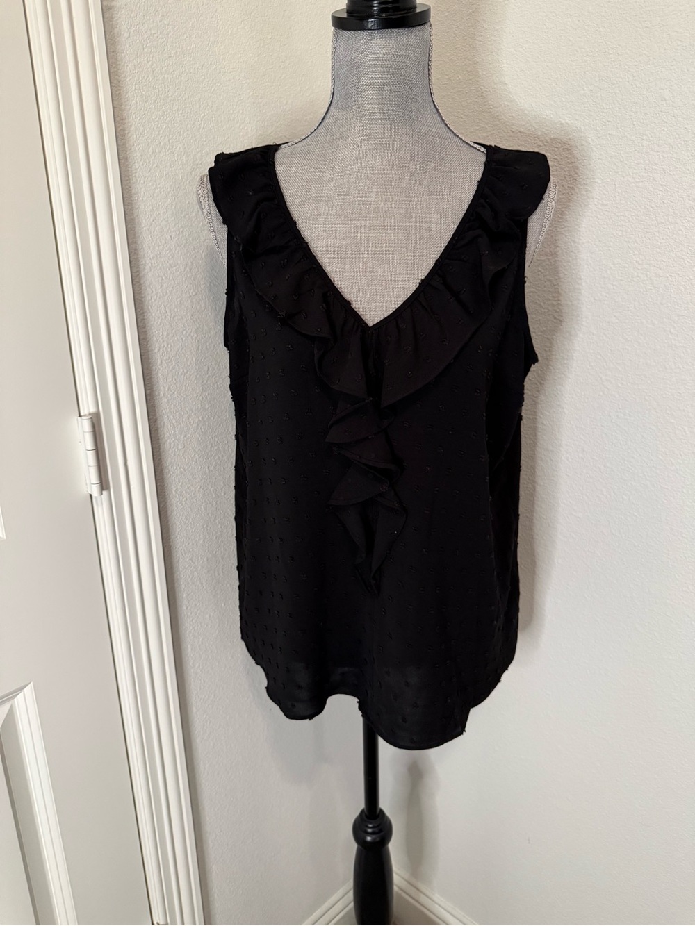 LC Lauren Conrad Black Ruffle V-Neck Sleeveless Camisole